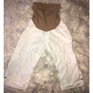Motherhood Maternity White Cargo Capri Pants M